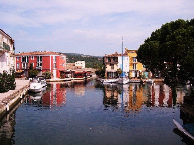 Port Grimaud, cité lacustre