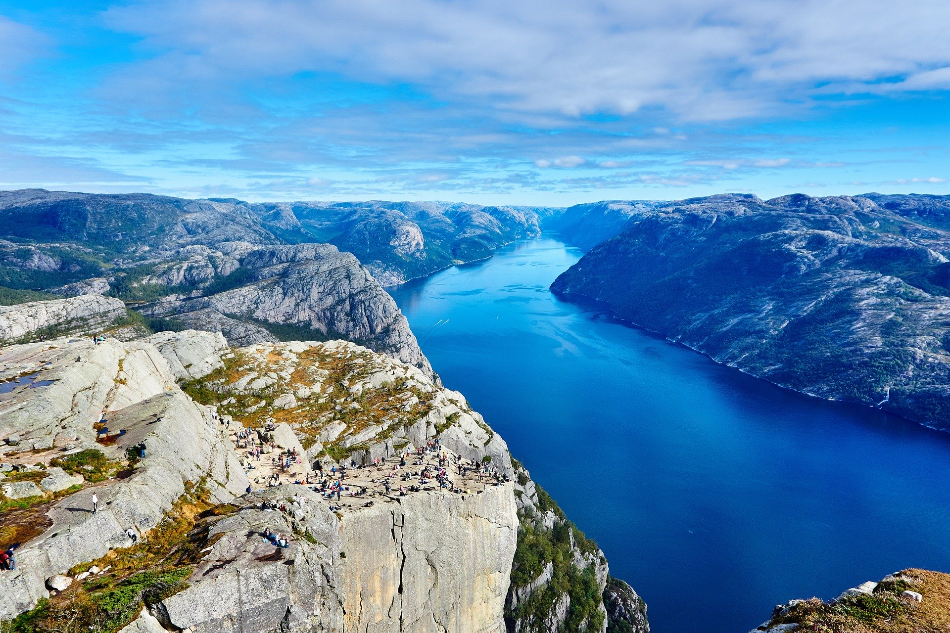 un fjord norvégien