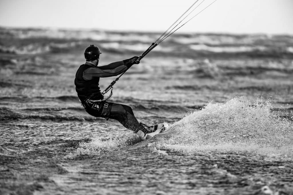 pratiquer le kitesurf